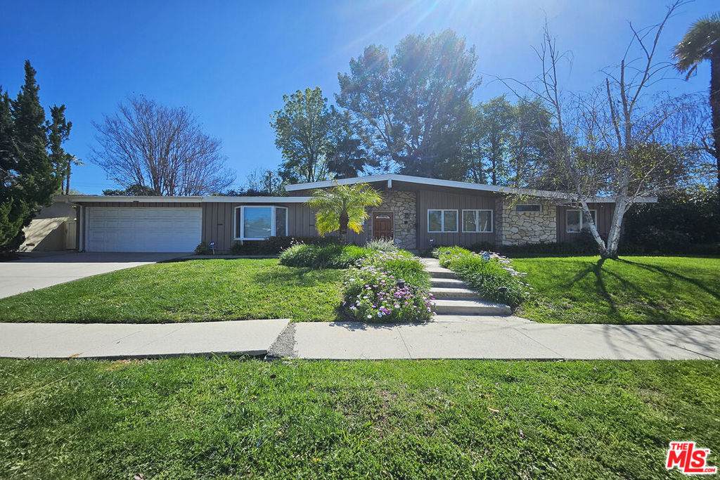 23526 Dolorosa Street - Photo 1