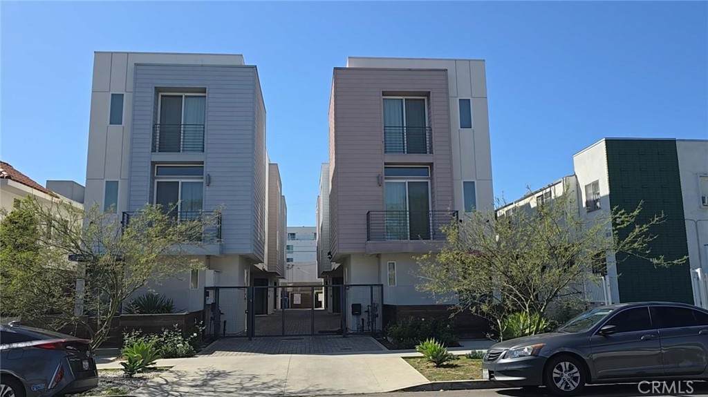 319 Serrano - Photo 1