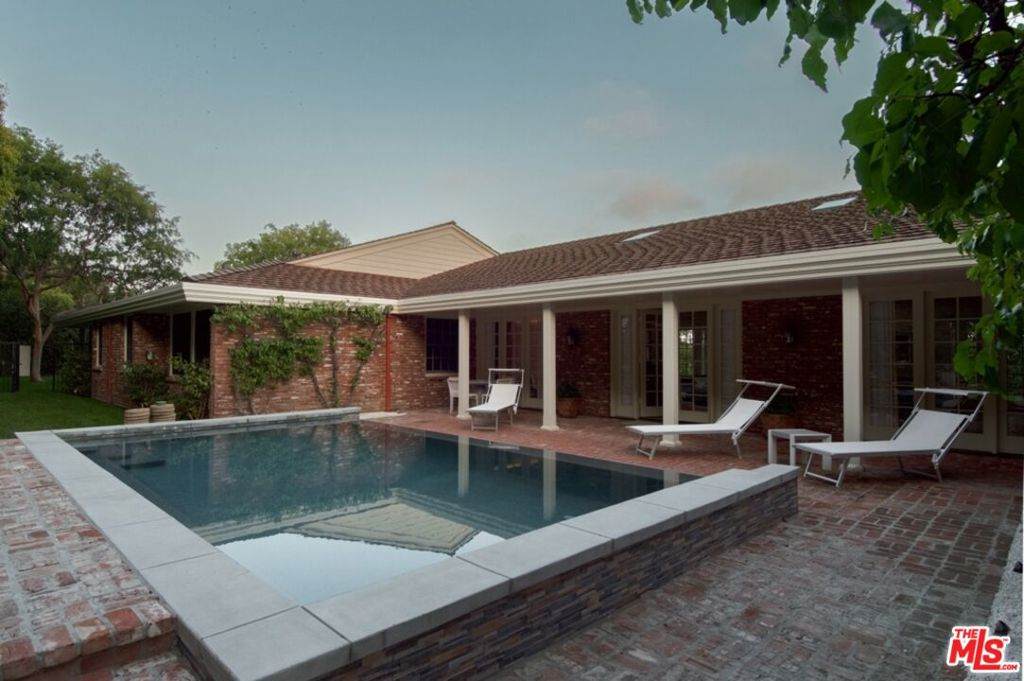1121 Beverly Drive - Photo 1