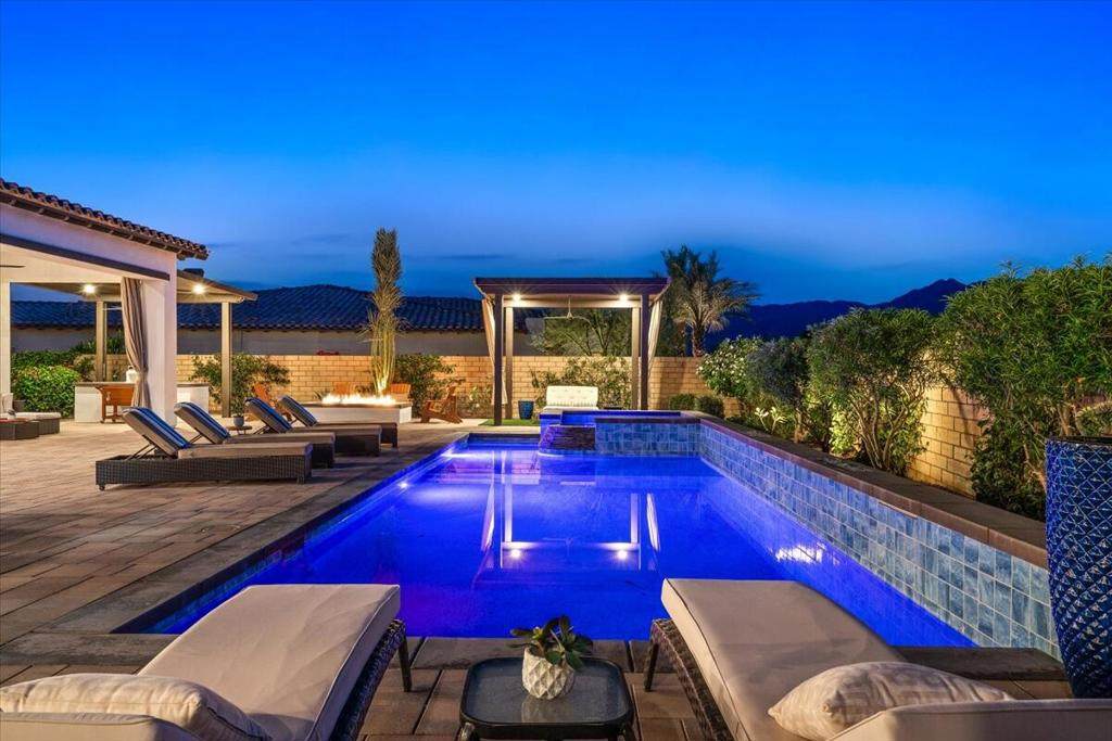 https://bt-photos.global.ssl.fastly.net/socal/orig_boomver_1_419082968-2.jpg