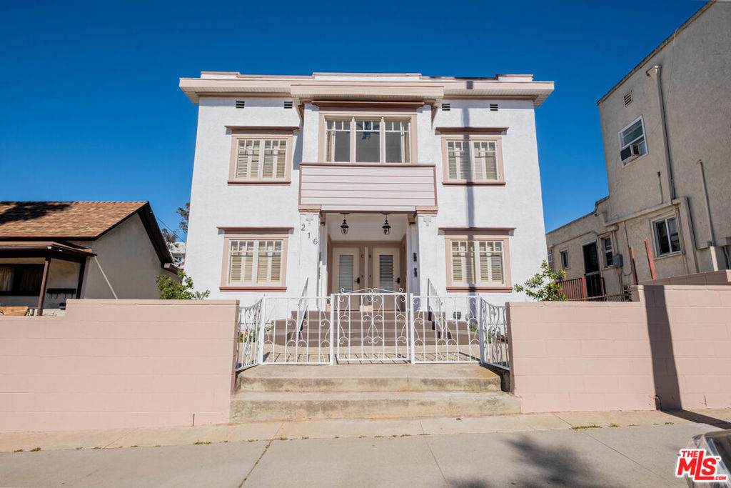 216 Catalina - Photo 1