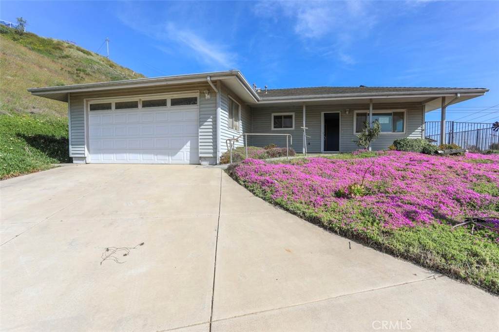 761 Riverside - Photo 1