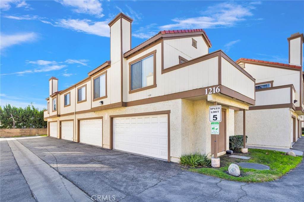 1216 Cypress Avenue - Photo 1