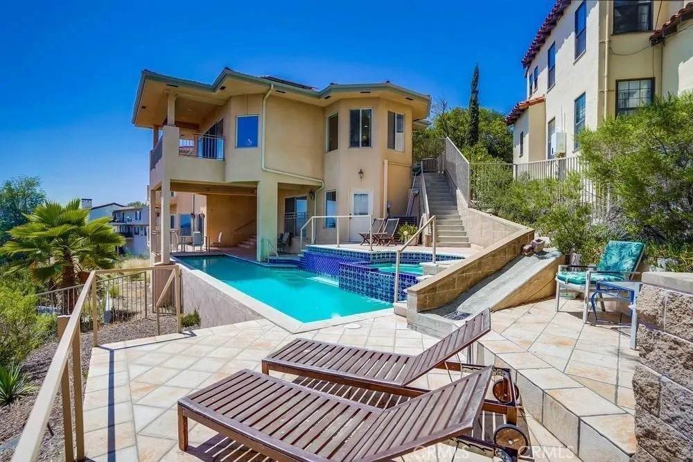 https://bt-photos.global.ssl.fastly.net/socal/orig_boomver_1_419485001-2.jpg