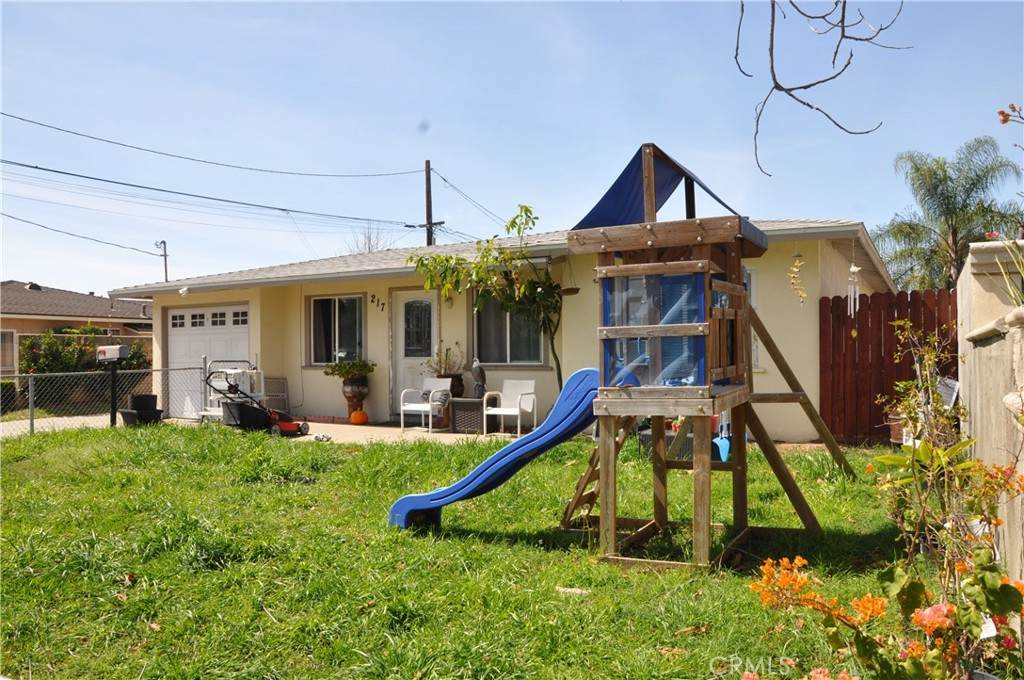 217 Vernon - Photo 1