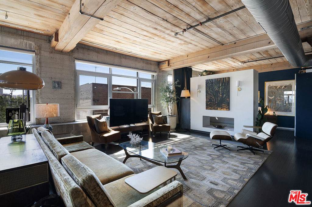 530 Hewitt Street - Photo 1