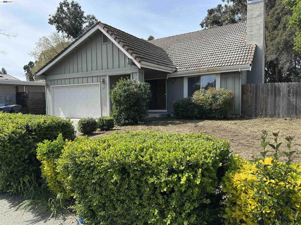717 Whispering Bay Ln - Photo 1