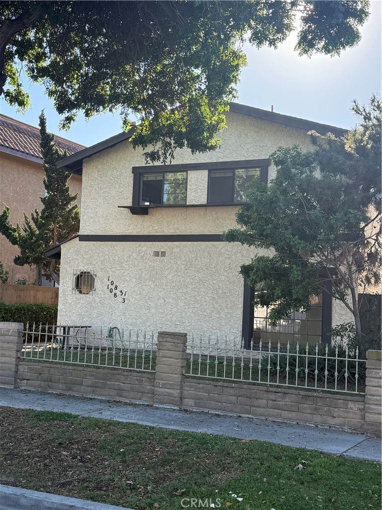 10831 Pine - Photo 1
