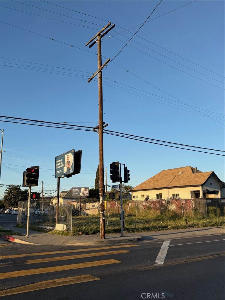 4366 Compton Ave - Photo 1