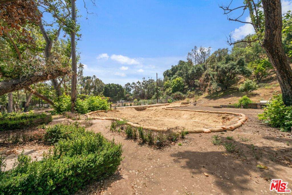 https://bt-photos.global.ssl.fastly.net/socal/orig_boomver_1_419899864-2.jpg