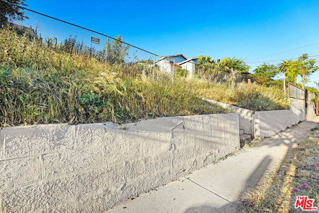 https://bt-photos.global.ssl.fastly.net/socal/orig_boomver_1_419917176-2.jpg