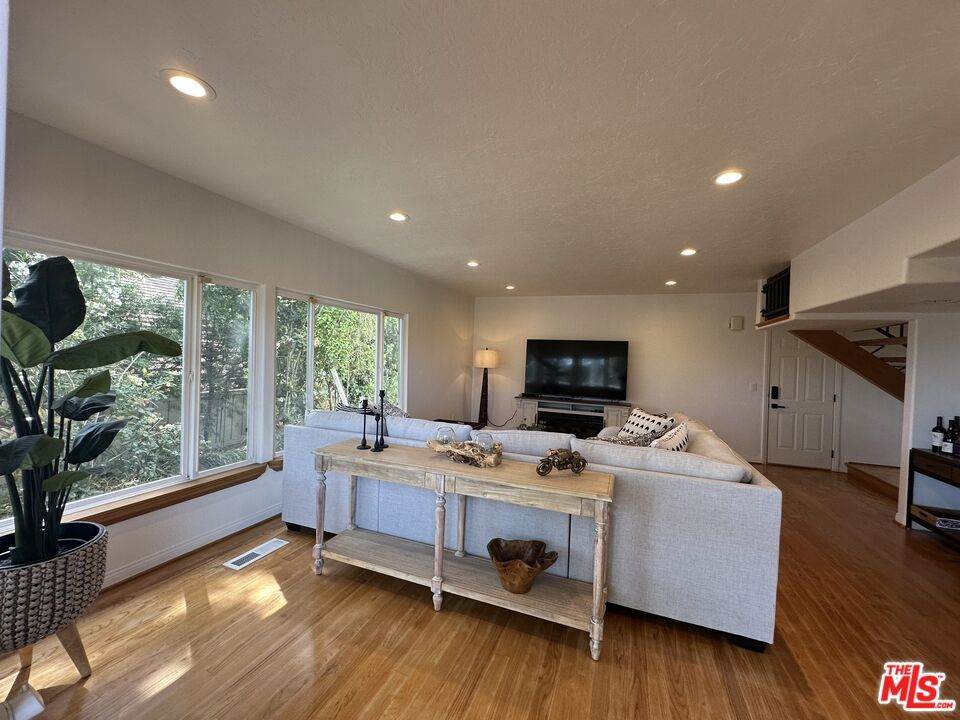 https://bt-photos.global.ssl.fastly.net/socal/orig_boomver_1_419937117-2.jpg