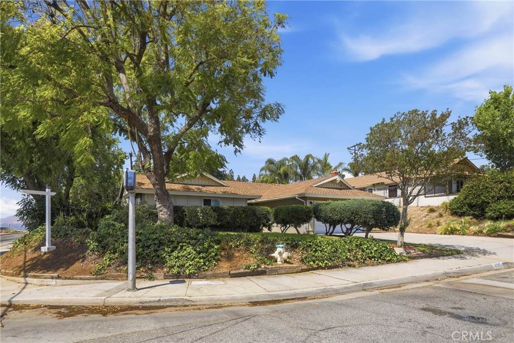 https://bt-photos.global.ssl.fastly.net/socal/orig_boomver_1_420239020-2.jpg