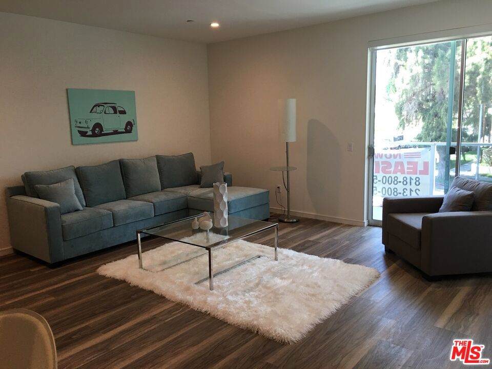 https://bt-photos.global.ssl.fastly.net/socal/orig_boomver_1_420401050-2.jpg