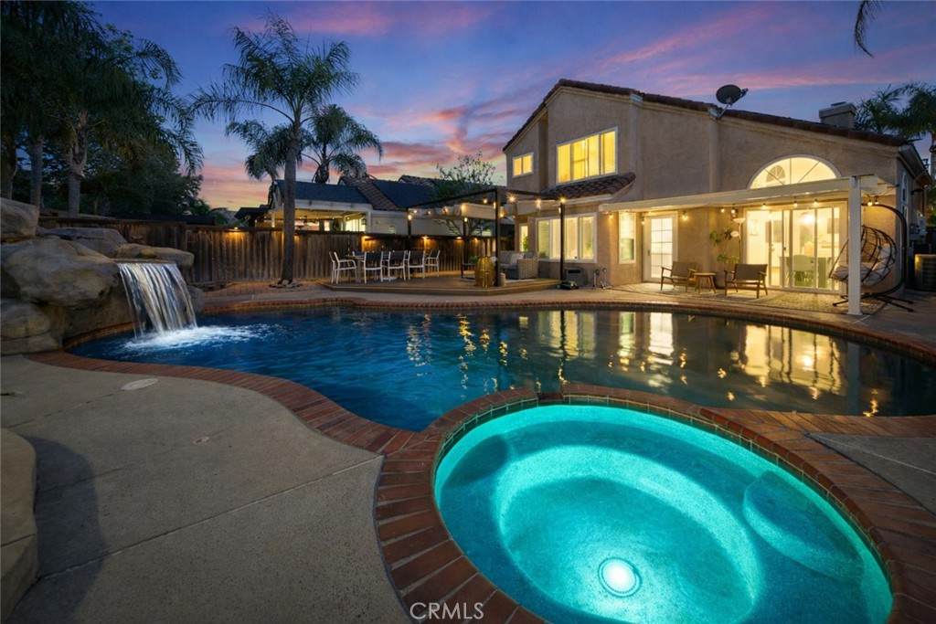 https://bt-photos.global.ssl.fastly.net/socal/orig_boomver_1_420454108-2.jpg