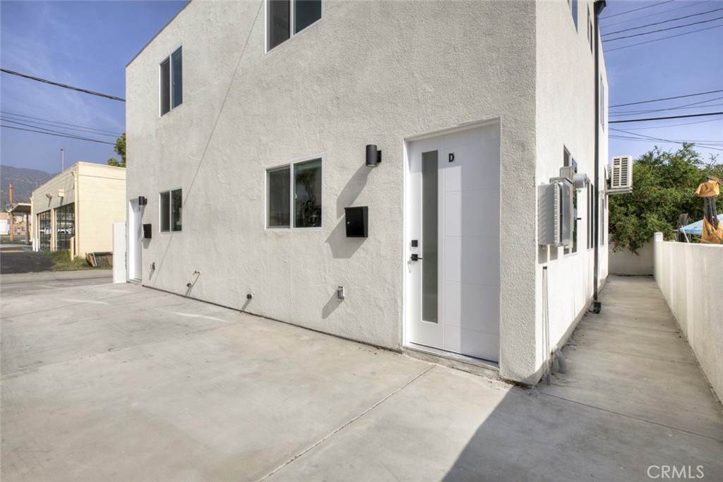 1070 Allen - Photo 1