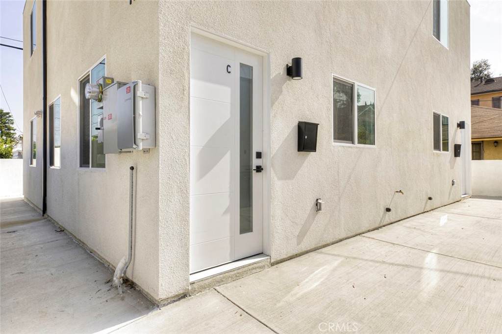 1070 Allen Avenue - Photo 1