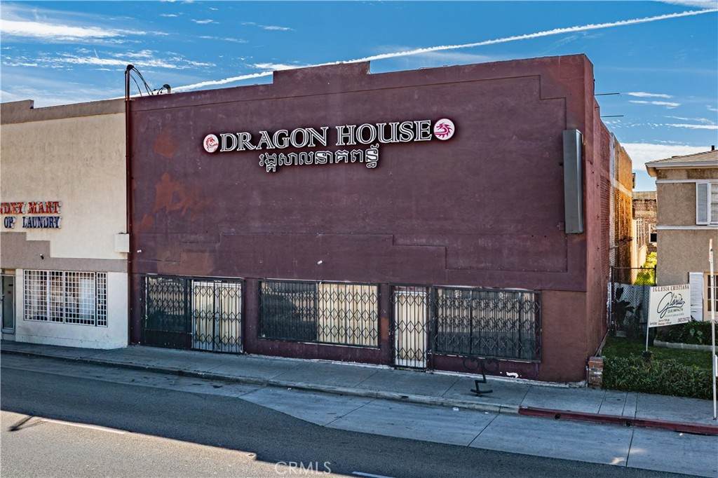 1810 Anaheim - Photo 1