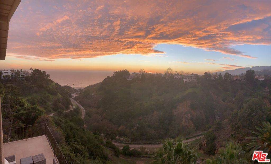 https://bt-photos.global.ssl.fastly.net/socal/orig_boomver_1_420573391-2.jpg