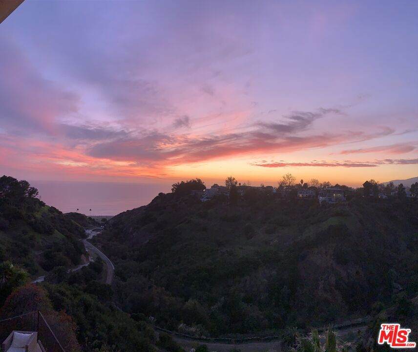 https://bt-photos.global.ssl.fastly.net/socal/orig_boomver_1_420573391-2.jpg