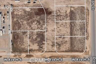 45711 Division St - Photo 1