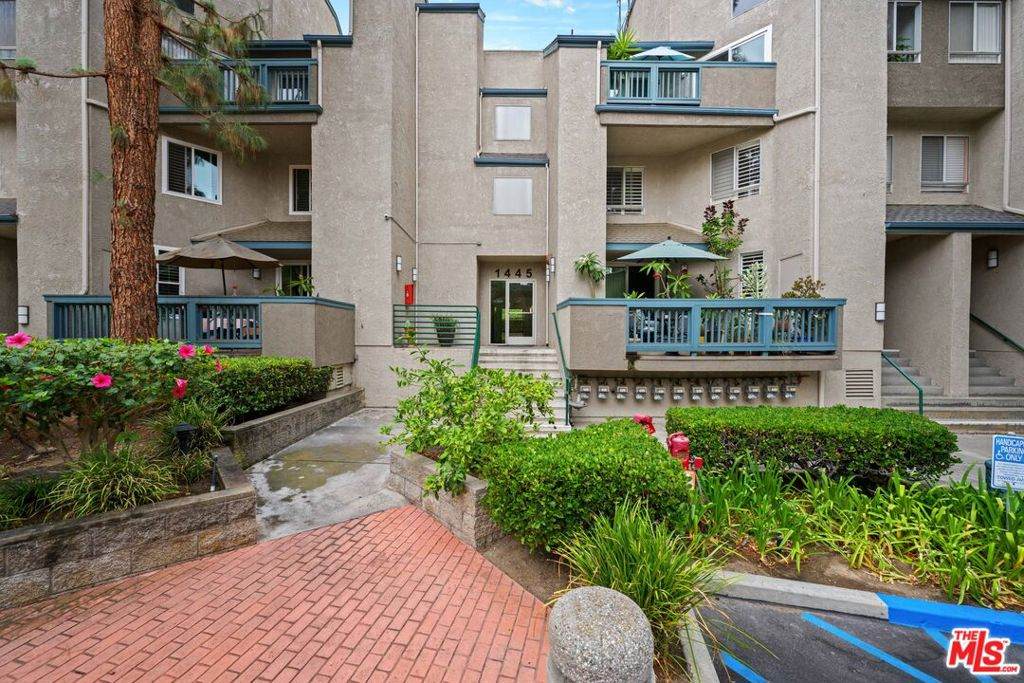 1445 Brett Place - Photo 1