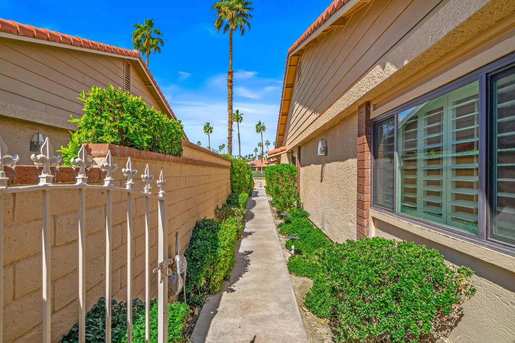 https://bt-photos.global.ssl.fastly.net/socal/orig_boomver_1_420966382-2.jpg