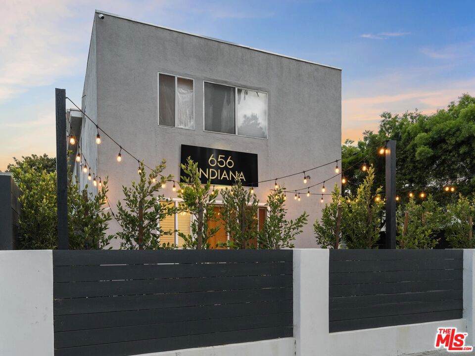 656 Indiana Avenue - Photo 1
