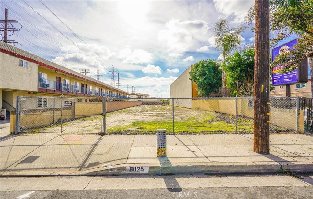 8826 Artesia - Photo 1