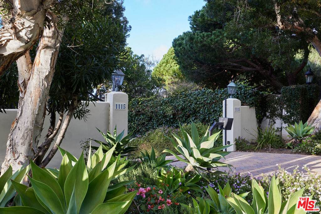https://bt-photos.global.ssl.fastly.net/socal/orig_boomver_1_421611923-2.jpg
