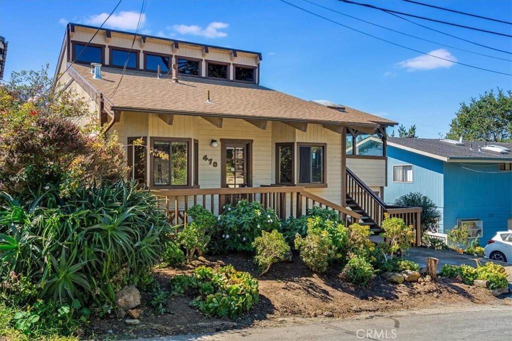 470 Warwick - Photo 1