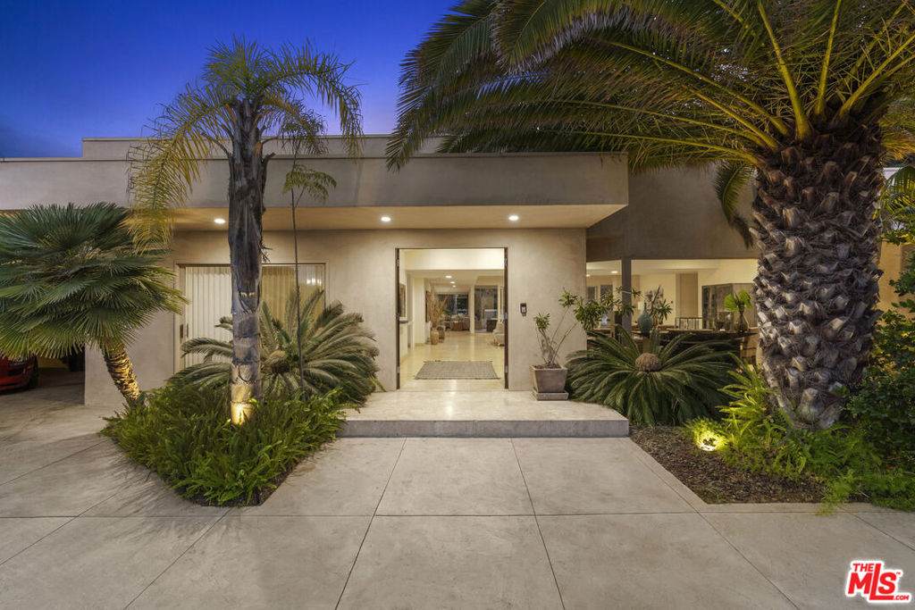 https://bt-photos.global.ssl.fastly.net/socal/orig_boomver_1_421789426-2.jpg