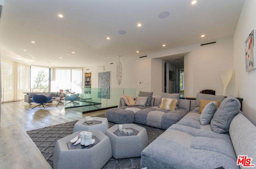 510 Leslie Lane - Photo 1