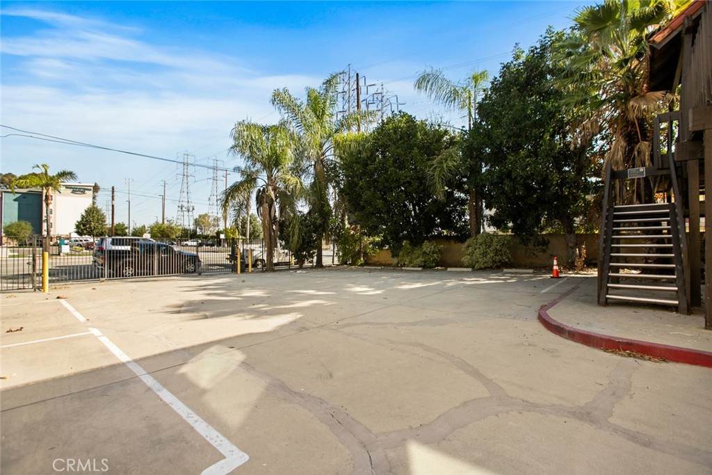 https://bt-photos.global.ssl.fastly.net/socal/orig_boomver_1_421940108-2.jpg