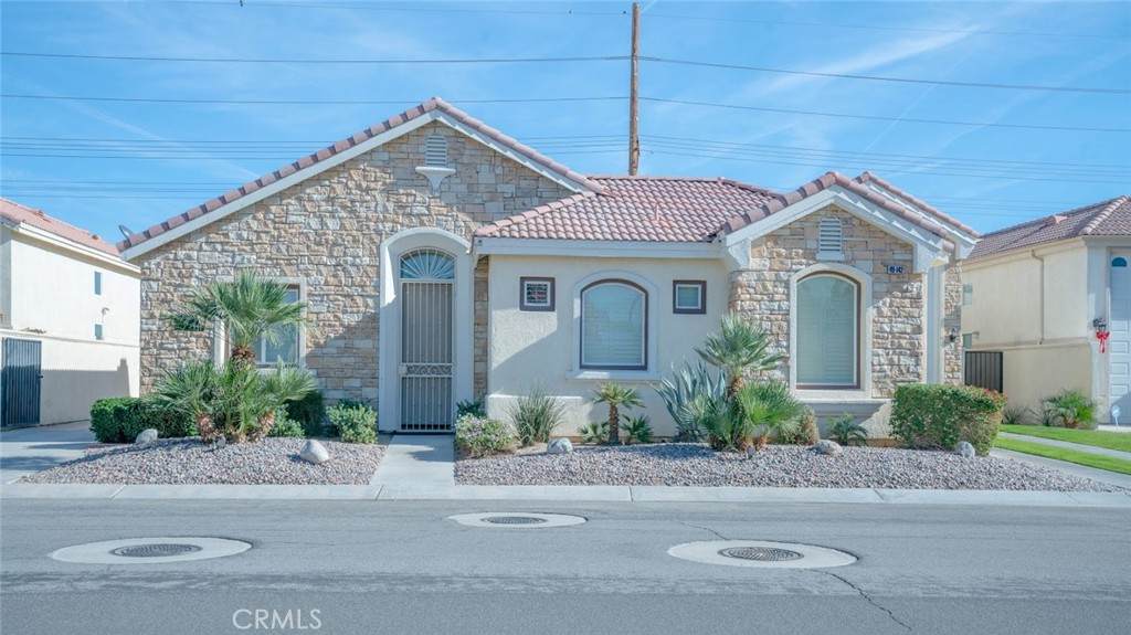 49142 Barrymore Street - Photo 1