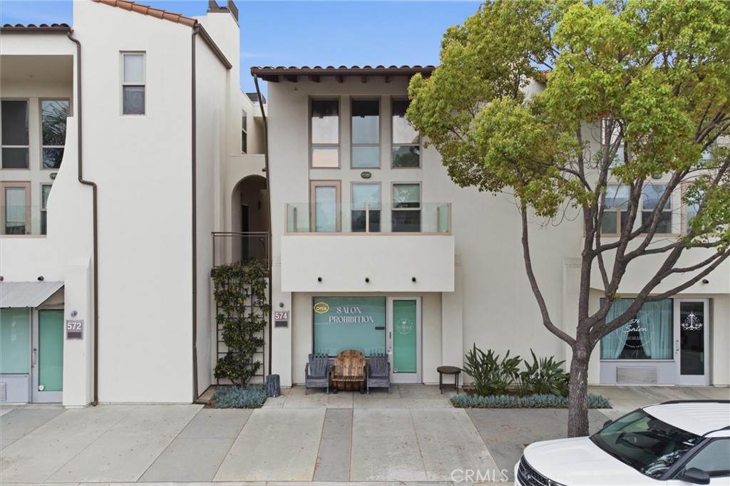 574 S Brea Blvd - Photo 1