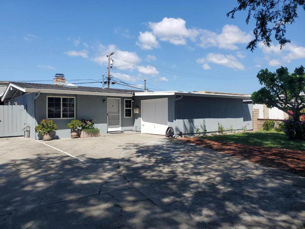 1655 Marsh Street - Photo 1