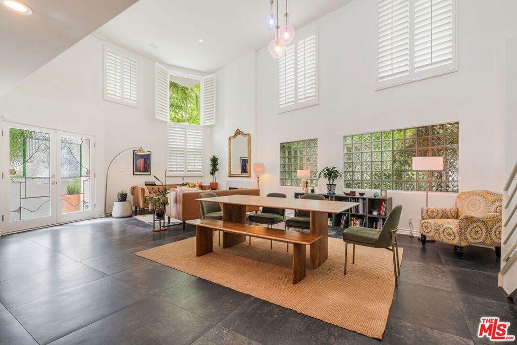 833 17th Street - Photo 1