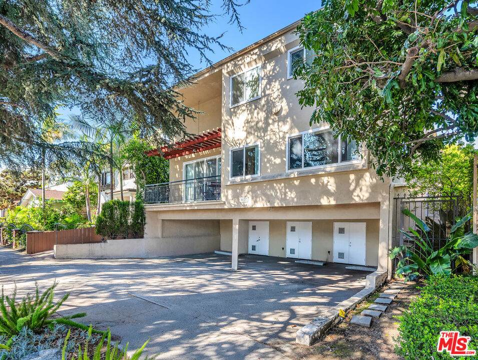 1127 15th Street - Photo 1