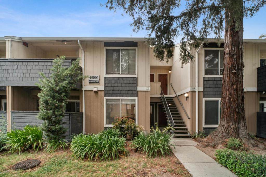 2599 Easton Lane - Photo 1