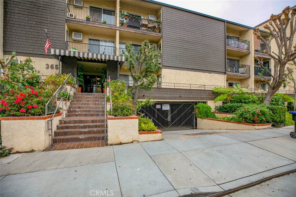 365 Burchett Street - Photo 1