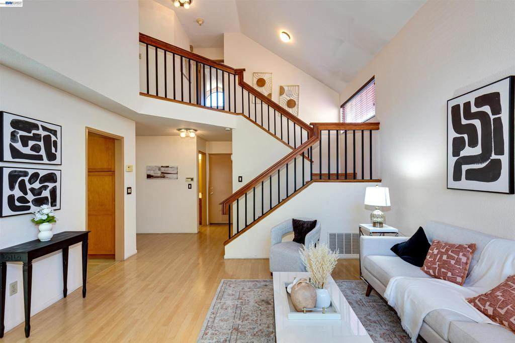 35 Leonard Ct - Photo 1