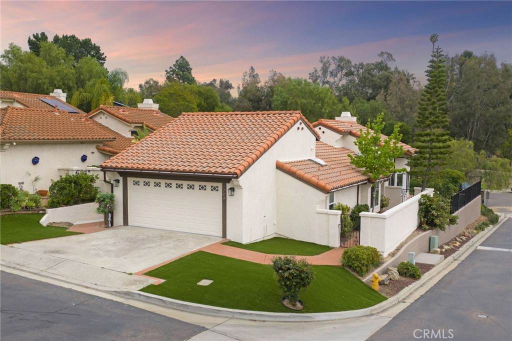 1723 Larkhaven Glen - Photo 1