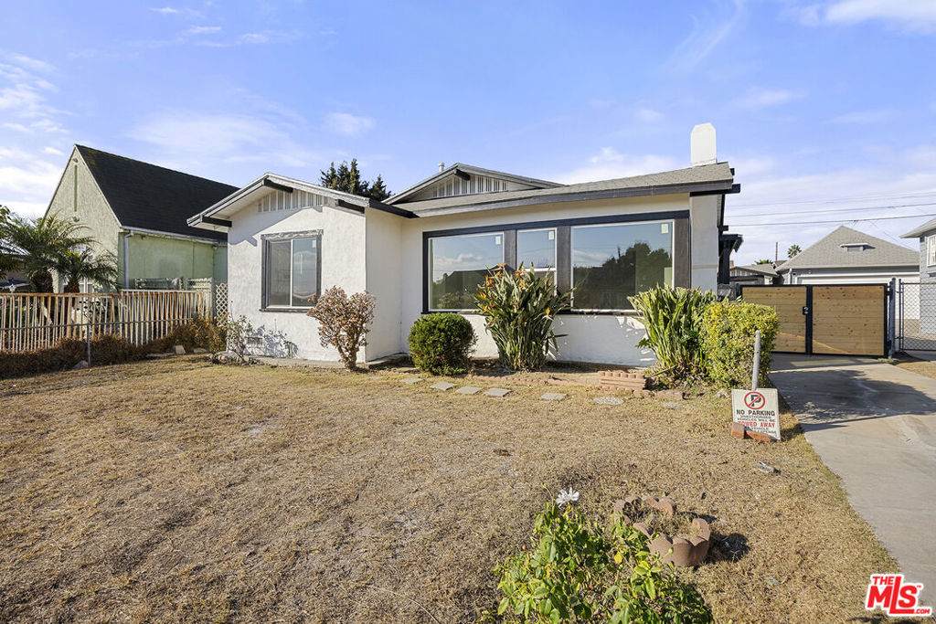 5465 Victoria Avenue - Photo 1