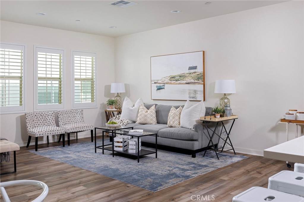 420 Coyote - Photo 1