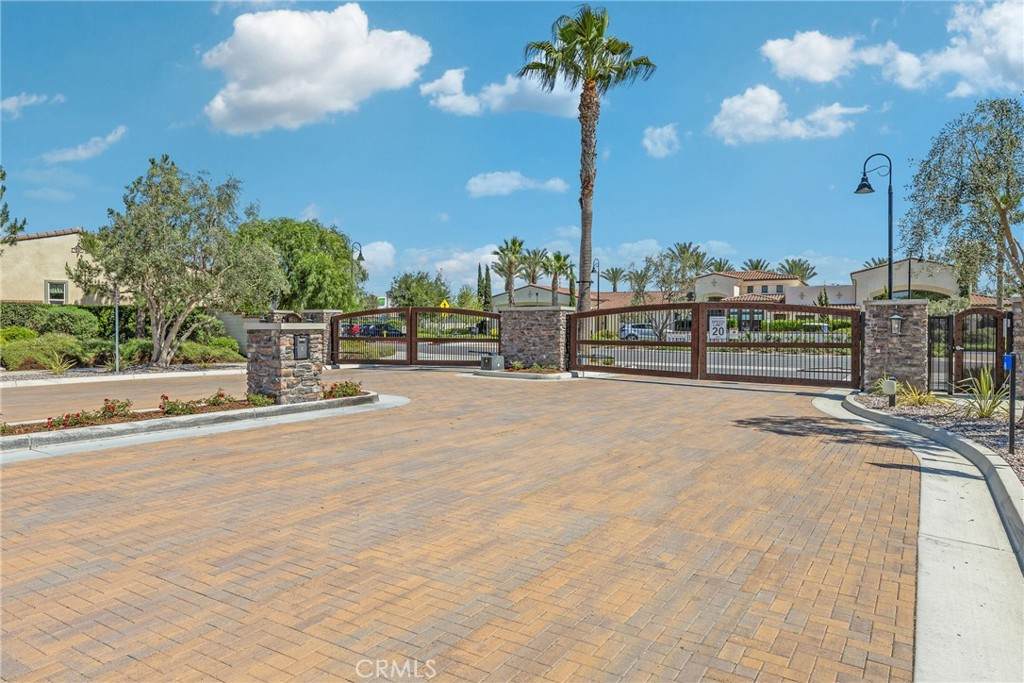 https://bt-photos.global.ssl.fastly.net/socal/orig_boomver_1_422275751-2.jpg