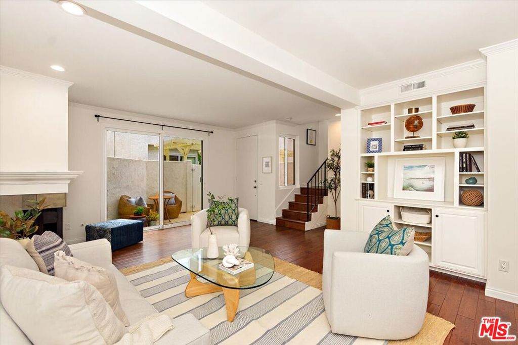910 19th Street - Photo 1
