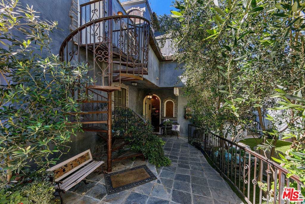 https://bt-photos.global.ssl.fastly.net/socal/orig_boomver_1_422357847-2.jpg