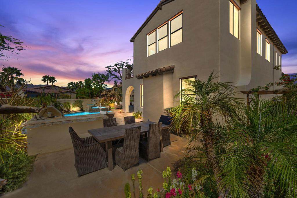 https://bt-photos.global.ssl.fastly.net/socal/orig_boomver_1_422380913-2.jpg