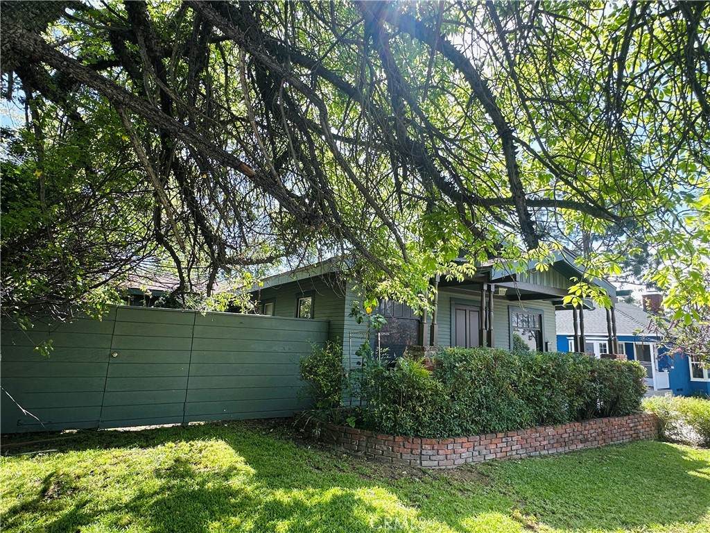 134 Melrose - Photo 1